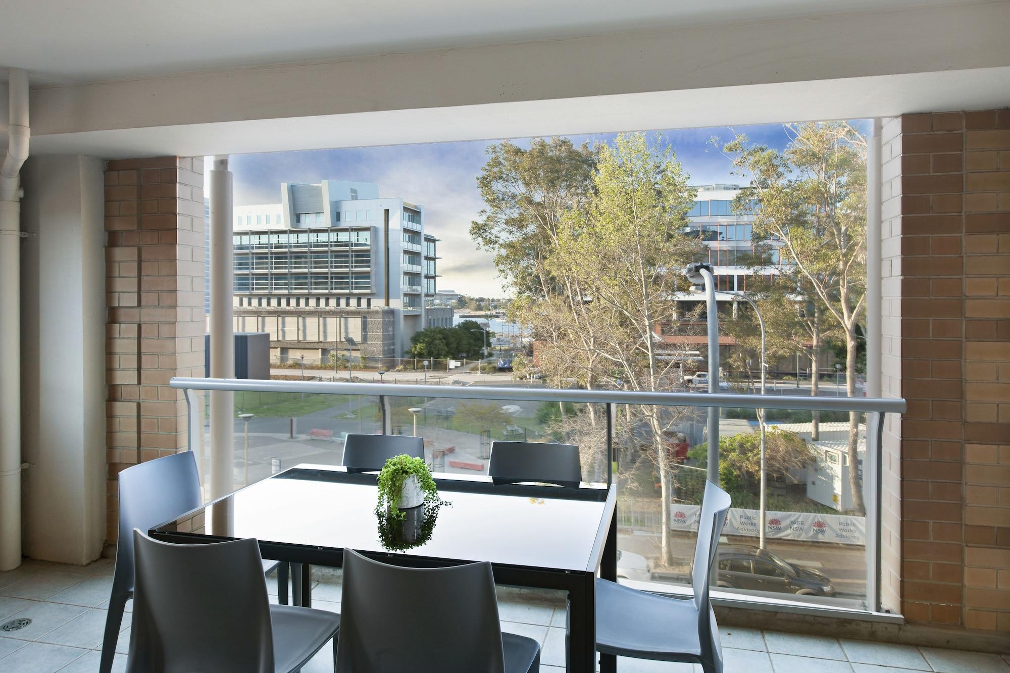 Quest Newcastle Aparthotel Exterior photo
